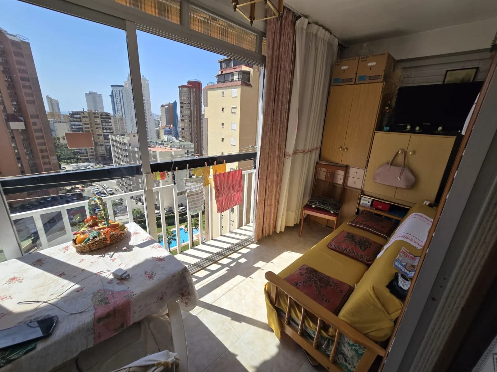 BENIDORM, CERCA DE PLAZA TRIANGULAR, 2 HAB. PISCINA Y PARKING