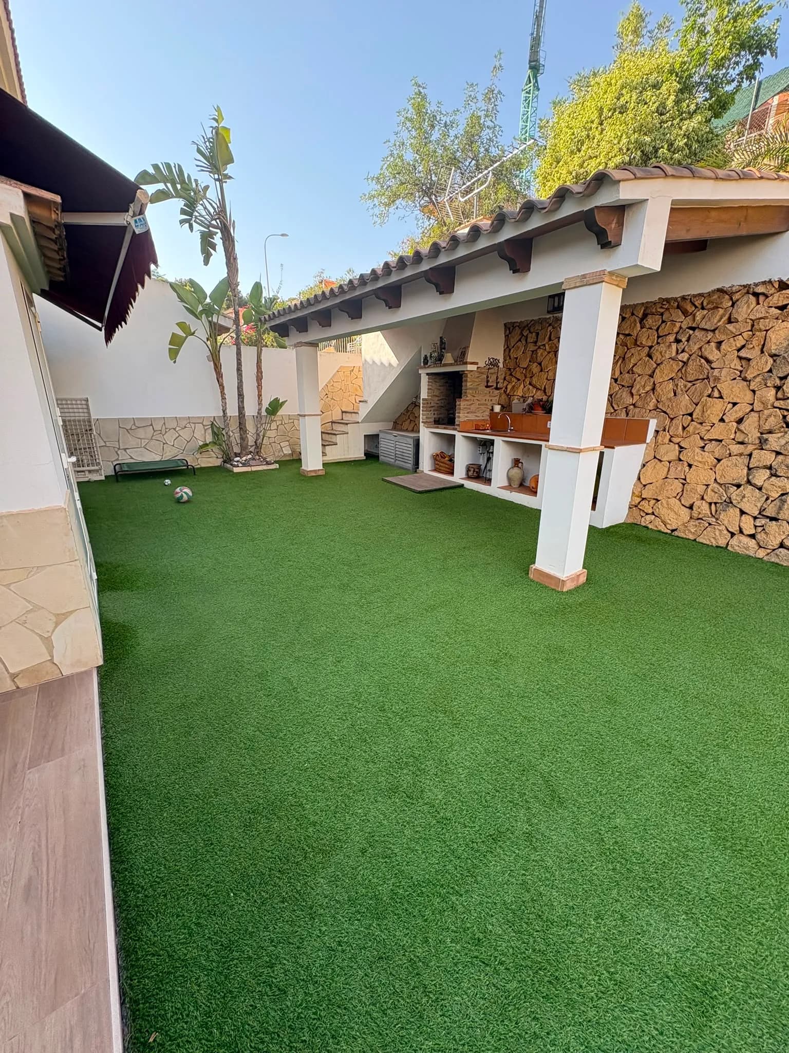 CHALET PAREADO EN LA NUCIA CON GARAJE Y PISCINA