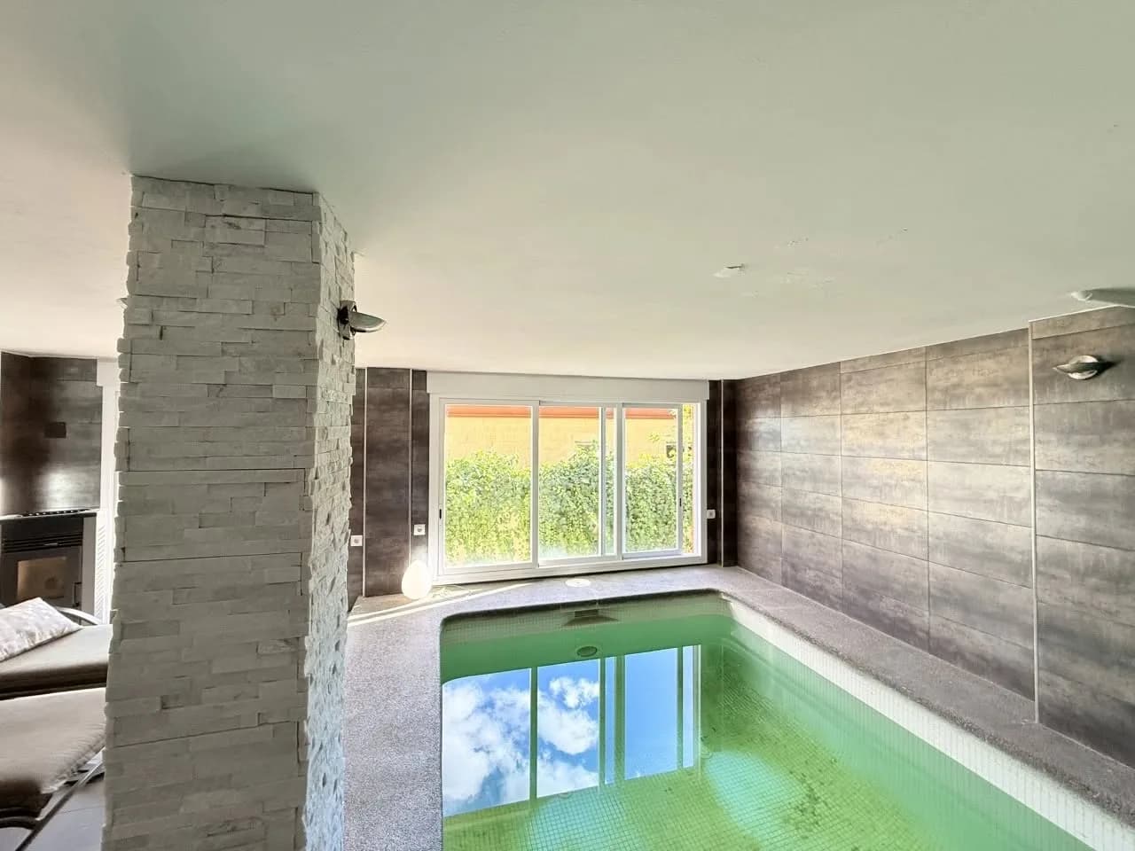 CHALET CON PISCINA Y GARAJE EN CALLOSA. ALQUILER CON OPCION A COMPRA